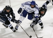 PG游戏APP-雷霆硬仗取胜76人，保罗存在感拉满，老将智慧照亮青年军征途