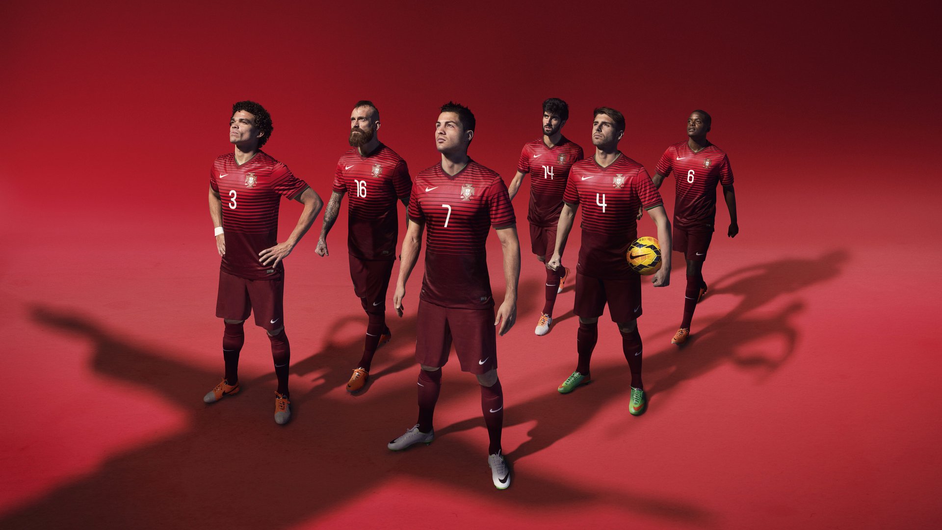 莱万一锤定音，拜仁慕尼黑战术完胜莱比锡红牛